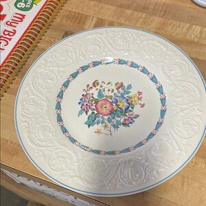 Preowned Wedgewood Morning Glory 9” Dinner Plate